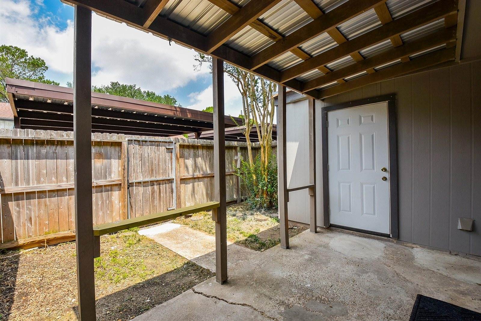 5809 Village Forest Court, Houston, TX 77092
