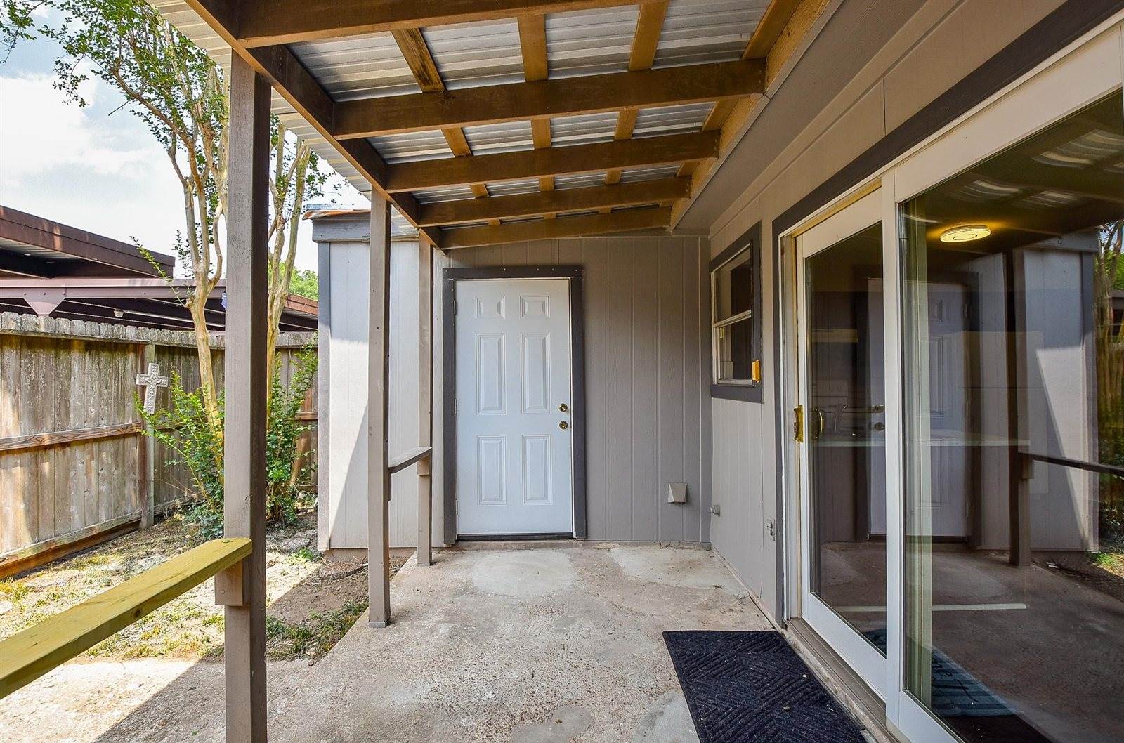 5809 Village Forest Court, Houston, TX 77092