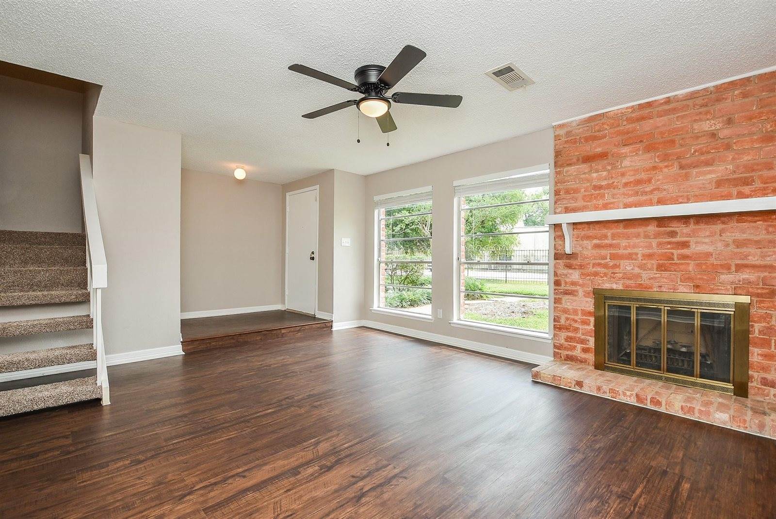 5809 Village Forest Court, Houston, TX 77092