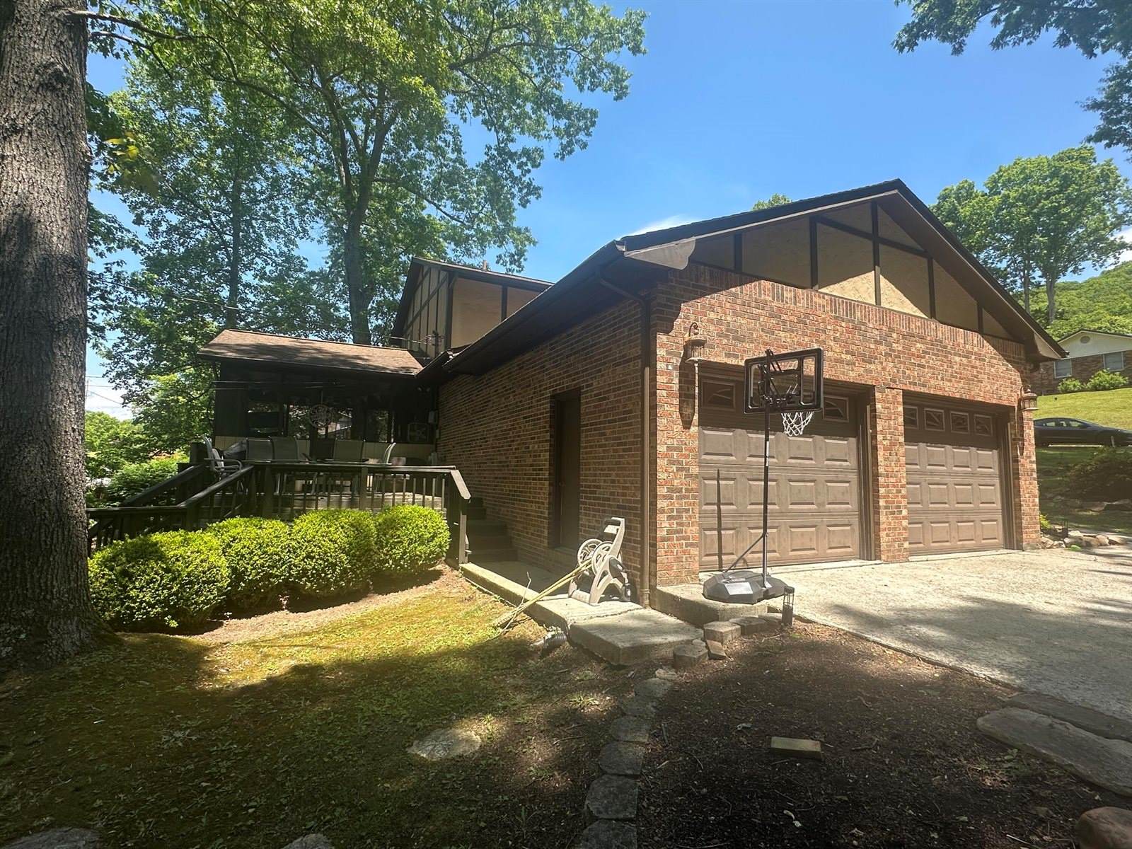 130 Tall Oak Trail, Pineville, KY 40977