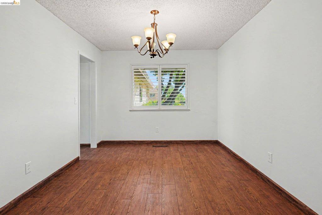 325 Hillsdale Dr, Pittsburg, CA 94565