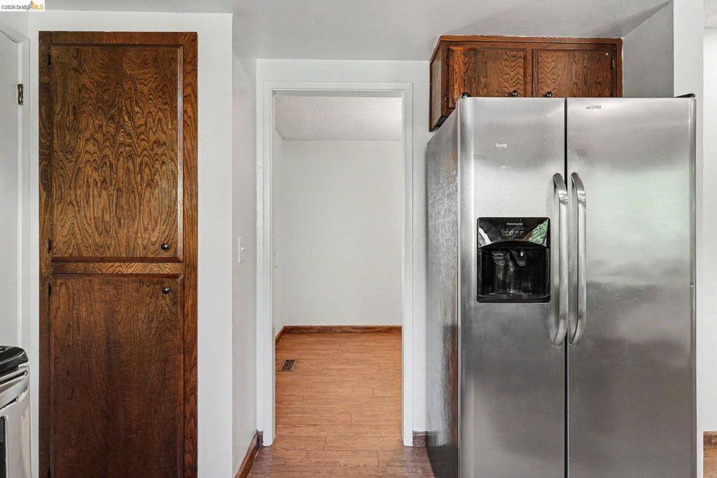 325 Hillsdale Dr, Pittsburg, CA 94565