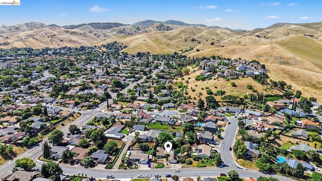 325 Hillsdale Dr, Pittsburg, CA 94565