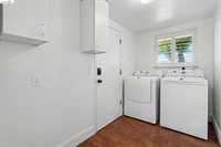 325 Hillsdale Dr, Pittsburg, CA 94565