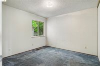 325 Hillsdale Dr, Pittsburg, CA 94565