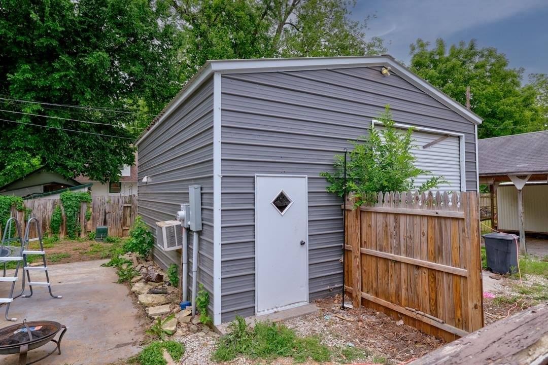 1302 Hackney, Winfield, KS 67156