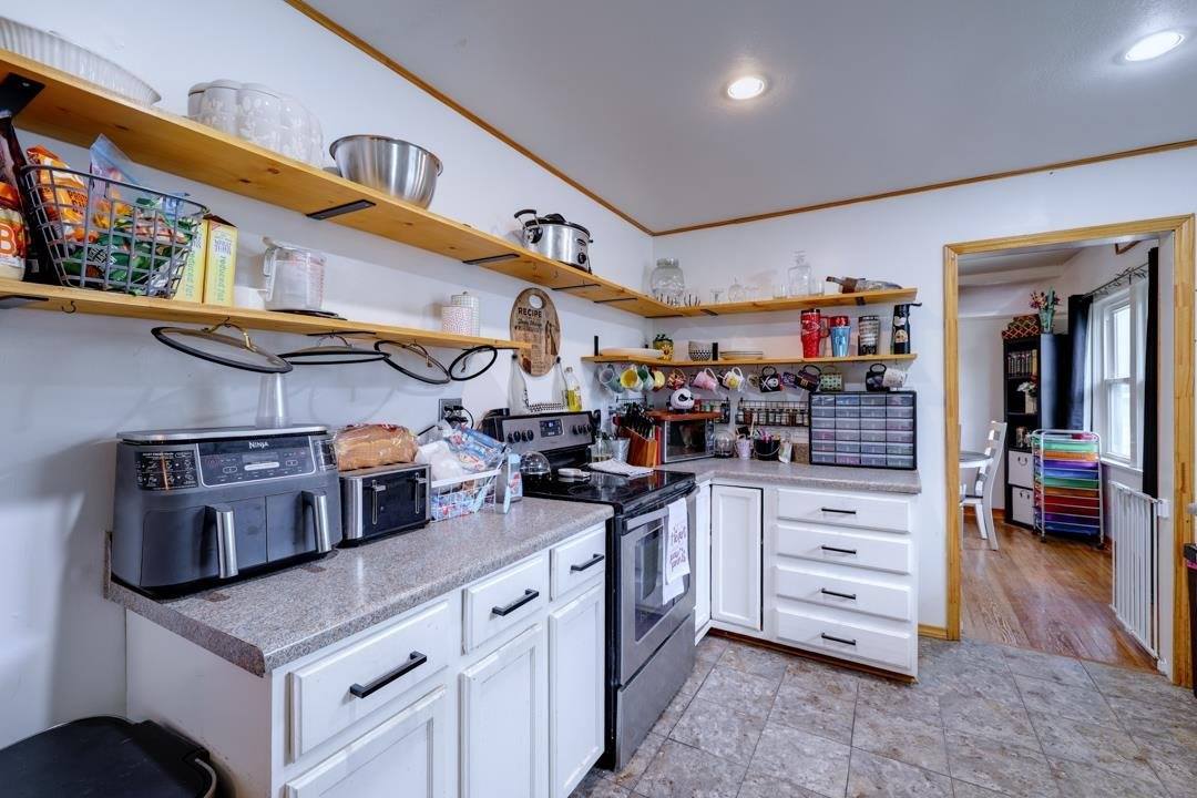 1302 Hackney, Winfield, KS 67156