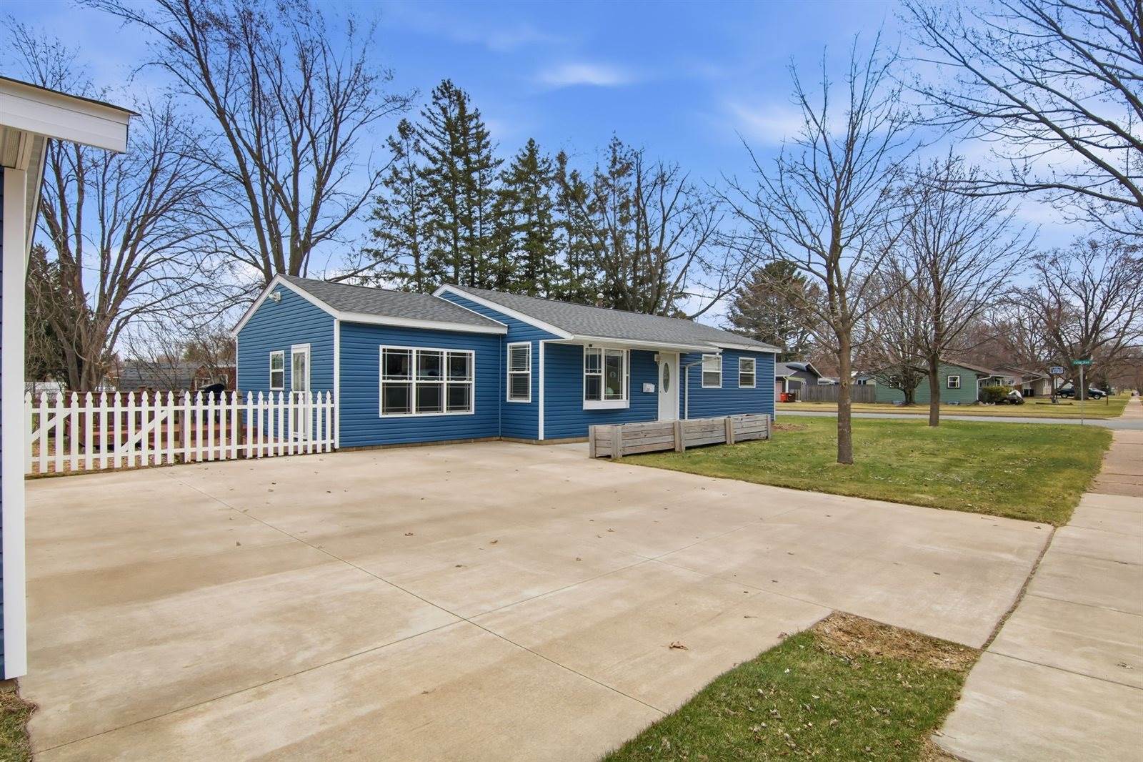 211 11th Street West, Altoona, WI 54720