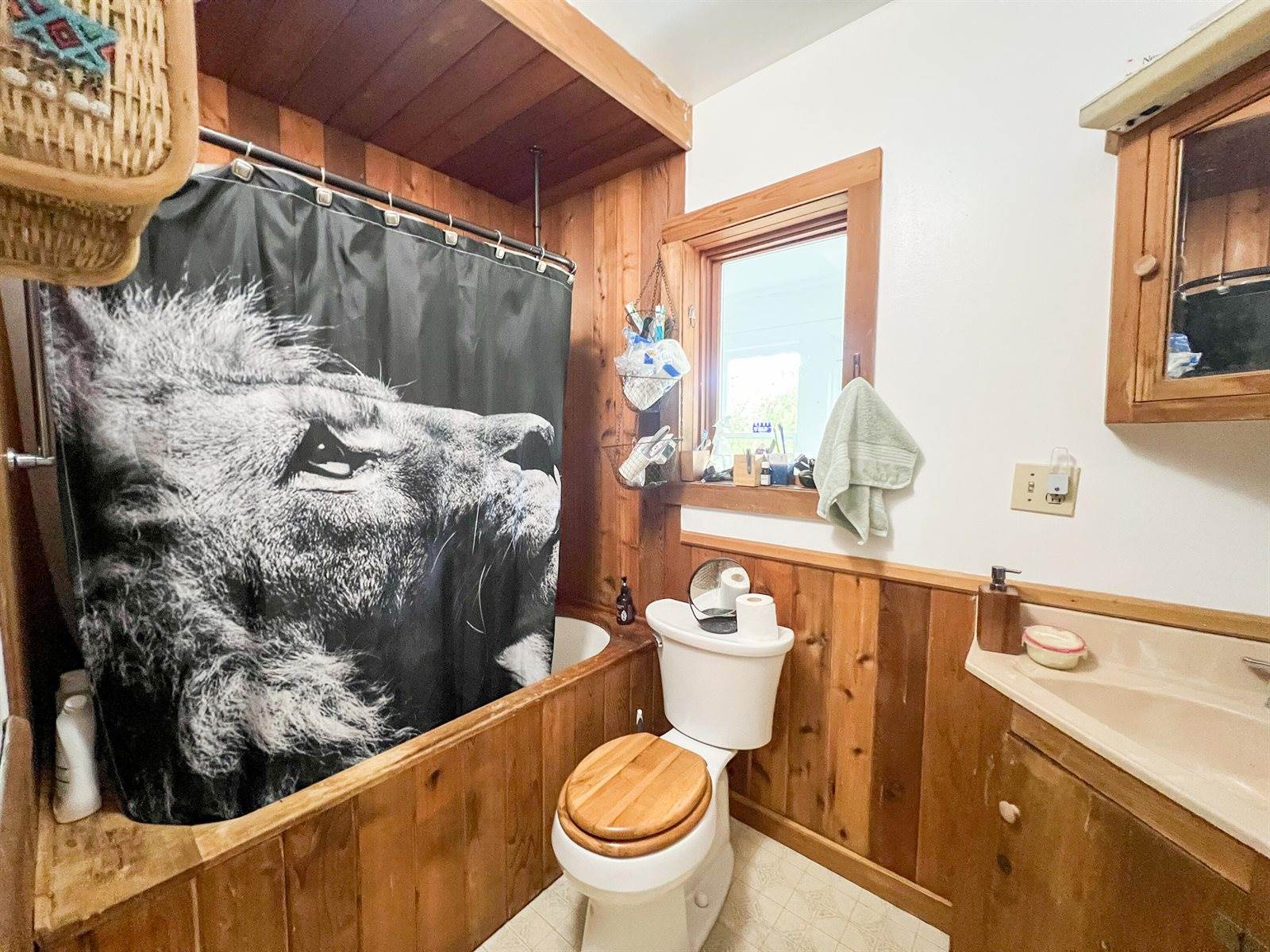 S2906 Nustad Rd, Viroqua, WI 54667
