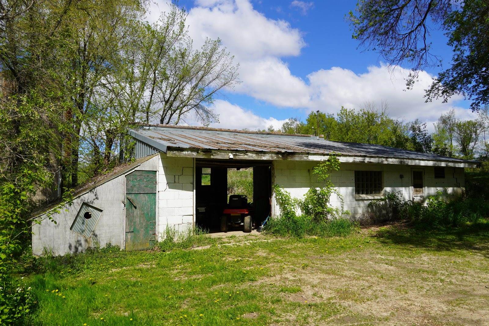 S2906 Nustad Rd, Viroqua, WI 54667