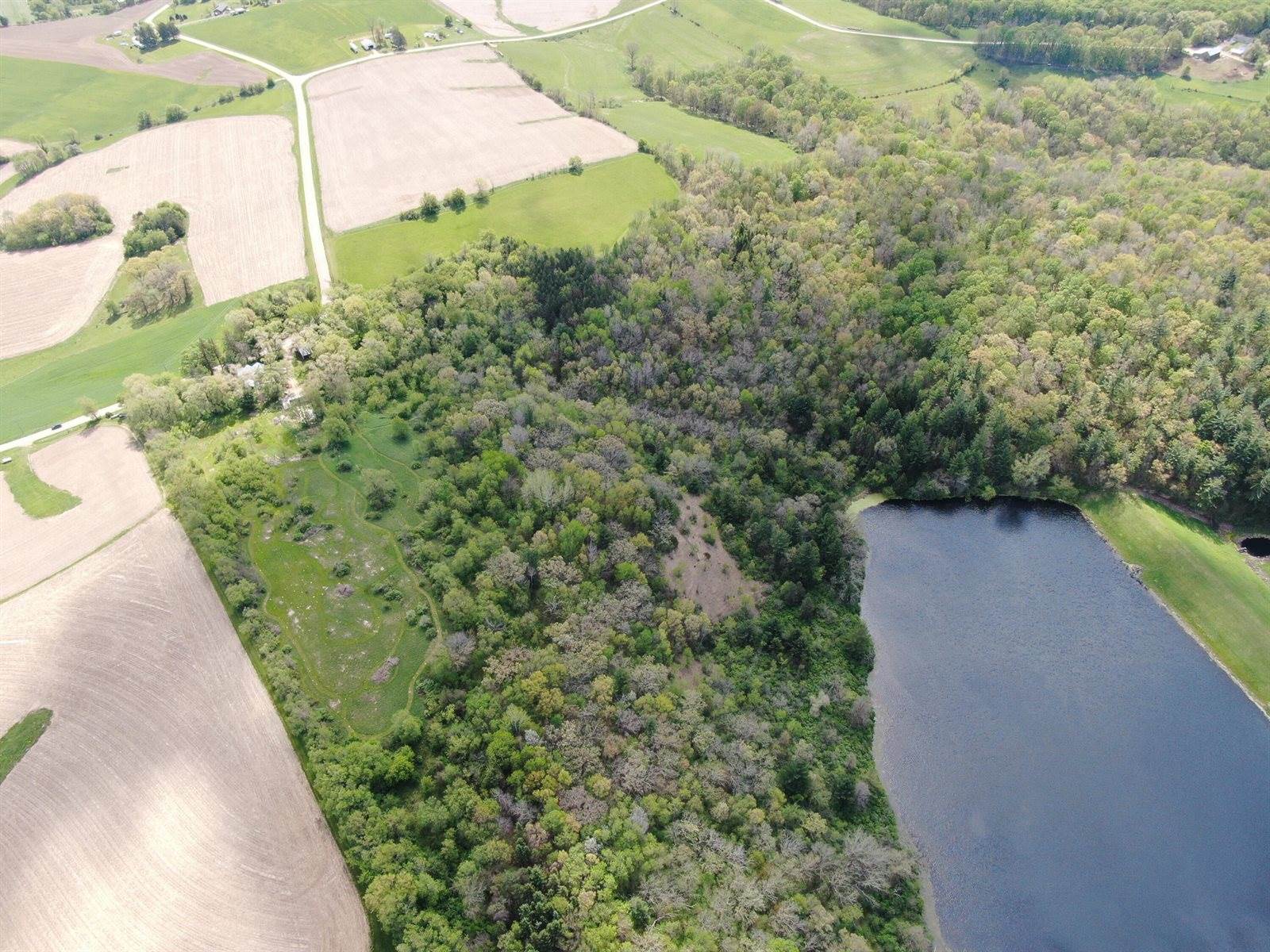 S2906 Nustad Rd, Viroqua, WI 54667