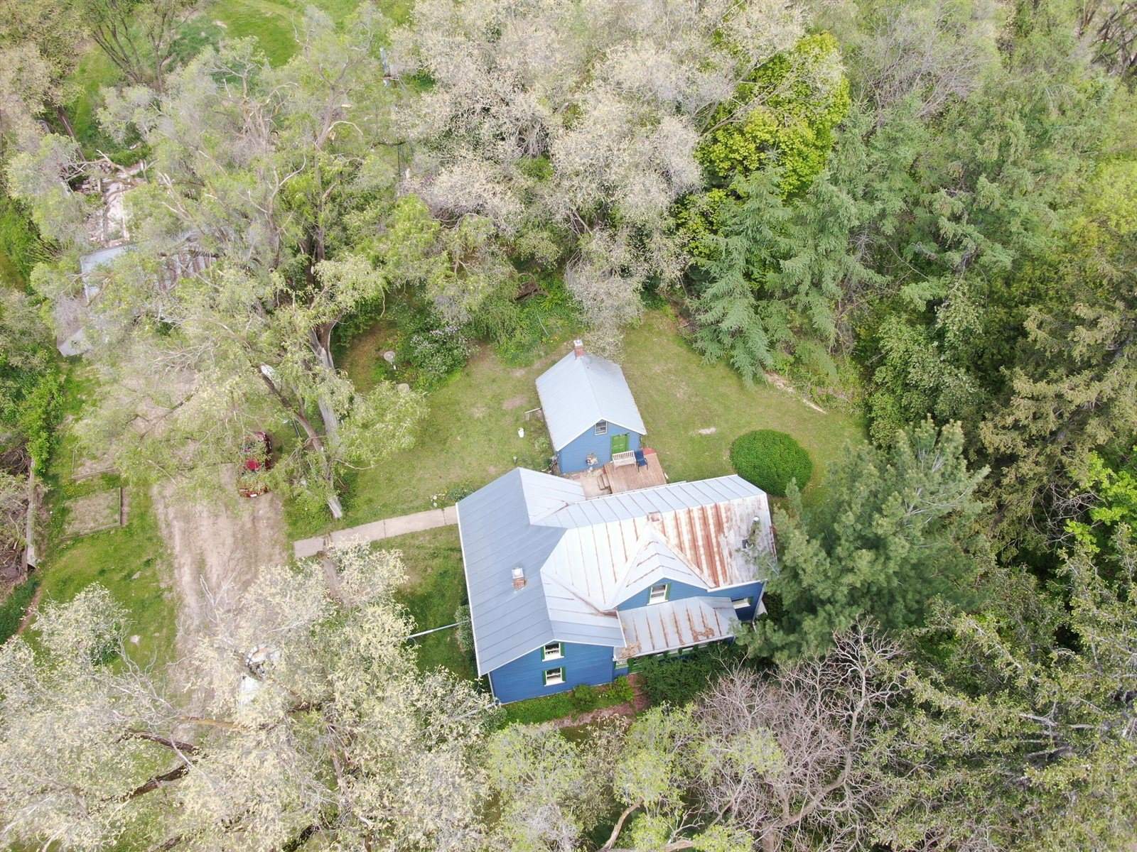 S2906 Nustad Rd, Viroqua, WI 54667