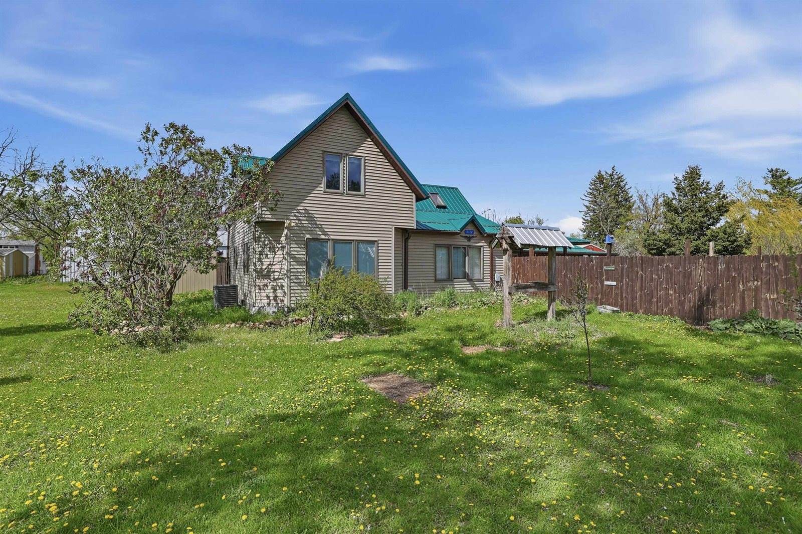 1194 County Road D, Almond, WI 54909