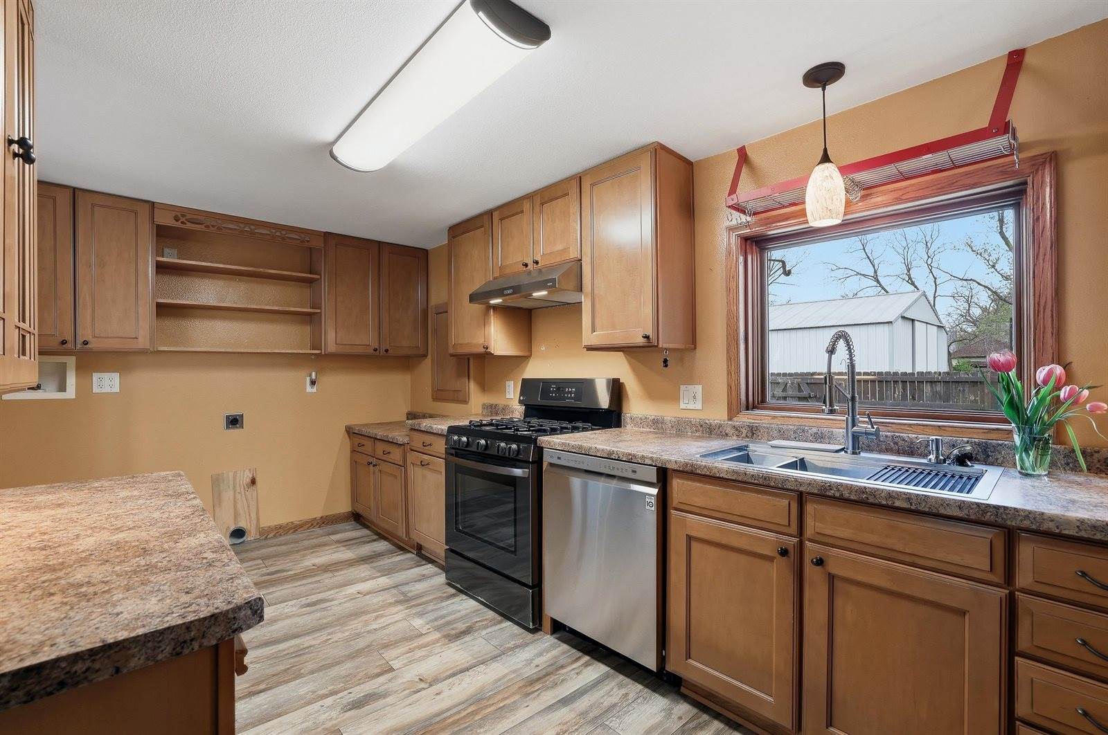 1194 County Road D, Almond, WI 54909