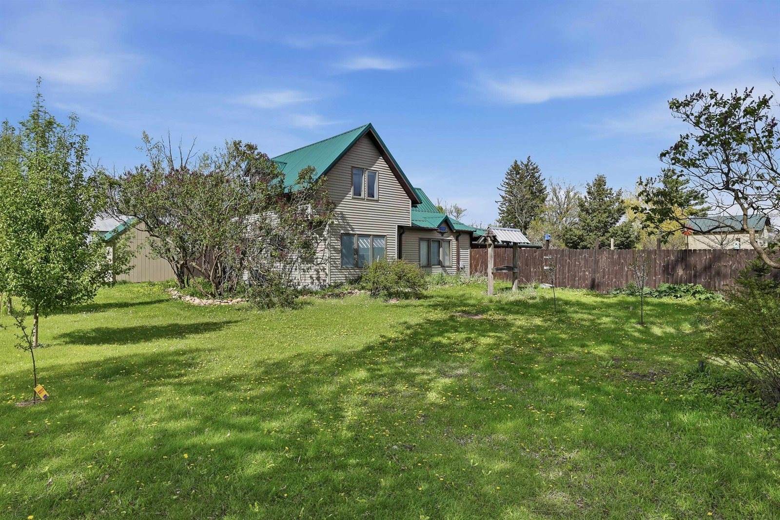 1194 County Road D, Almond, WI 54909