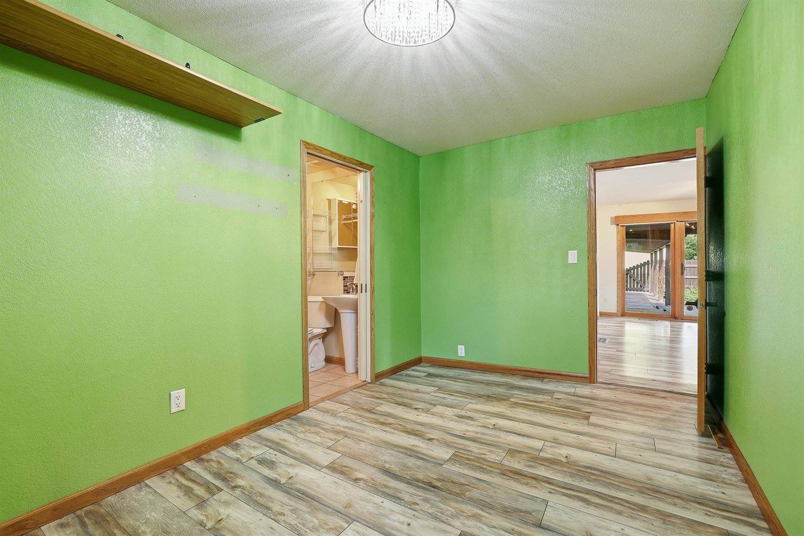 1194 County Road D, Almond, WI 54909