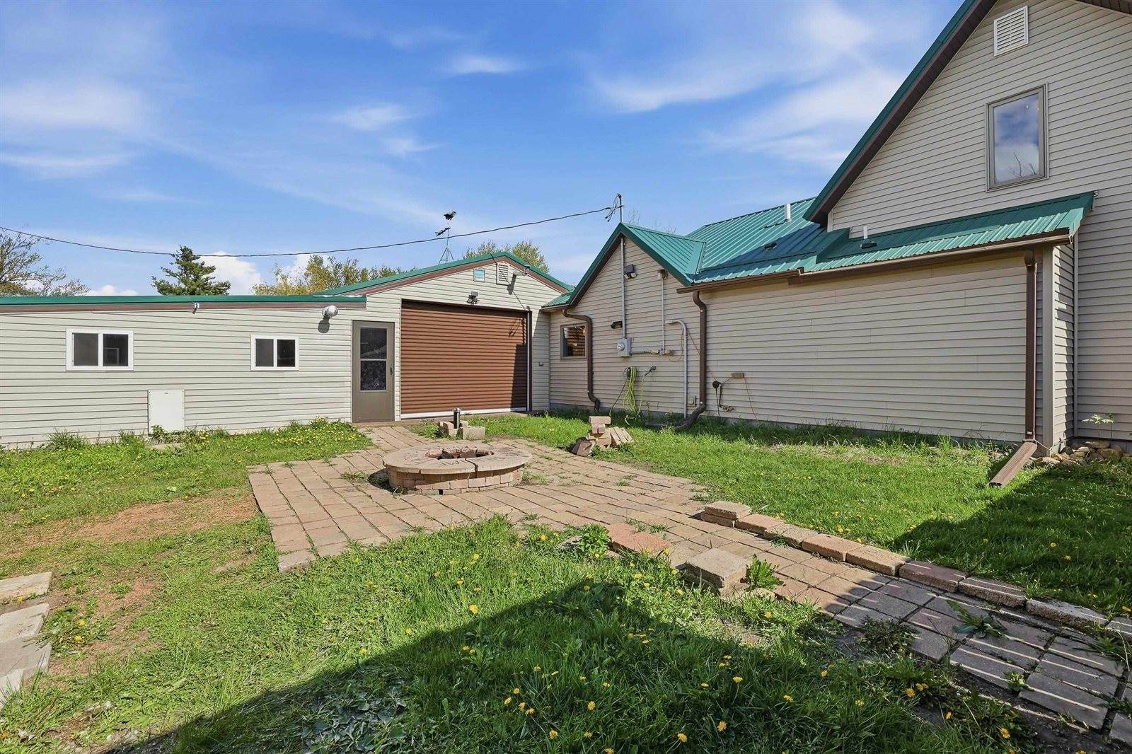 1194 County Road D, Almond, WI 54909