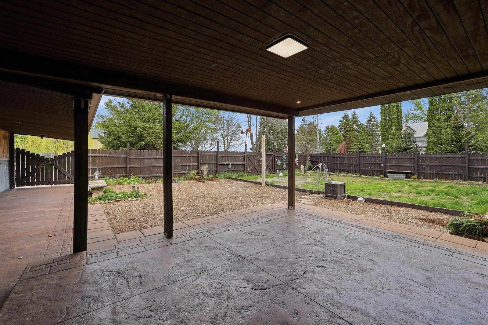 1194 County Road D, Almond, WI 54909
