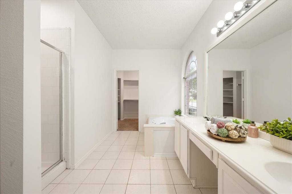 4805 Parkmount Drive, Fort Worth, TX 76137