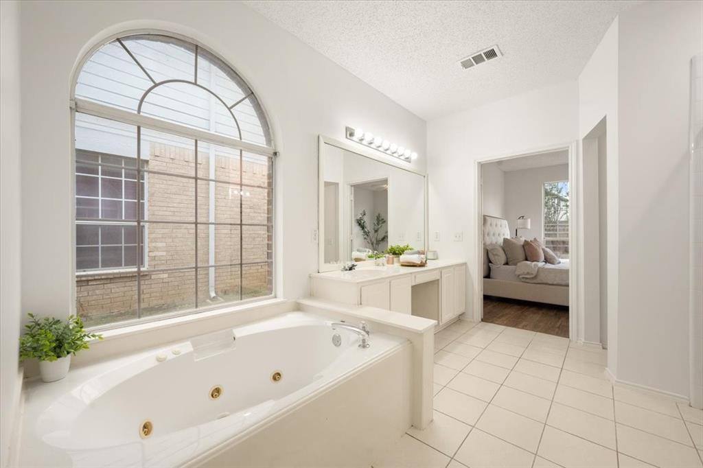 4805 Parkmount Drive, Fort Worth, TX 76137