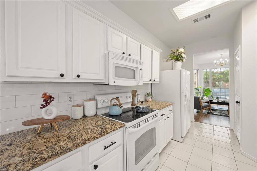 4805 Parkmount Drive, Fort Worth, TX 76137