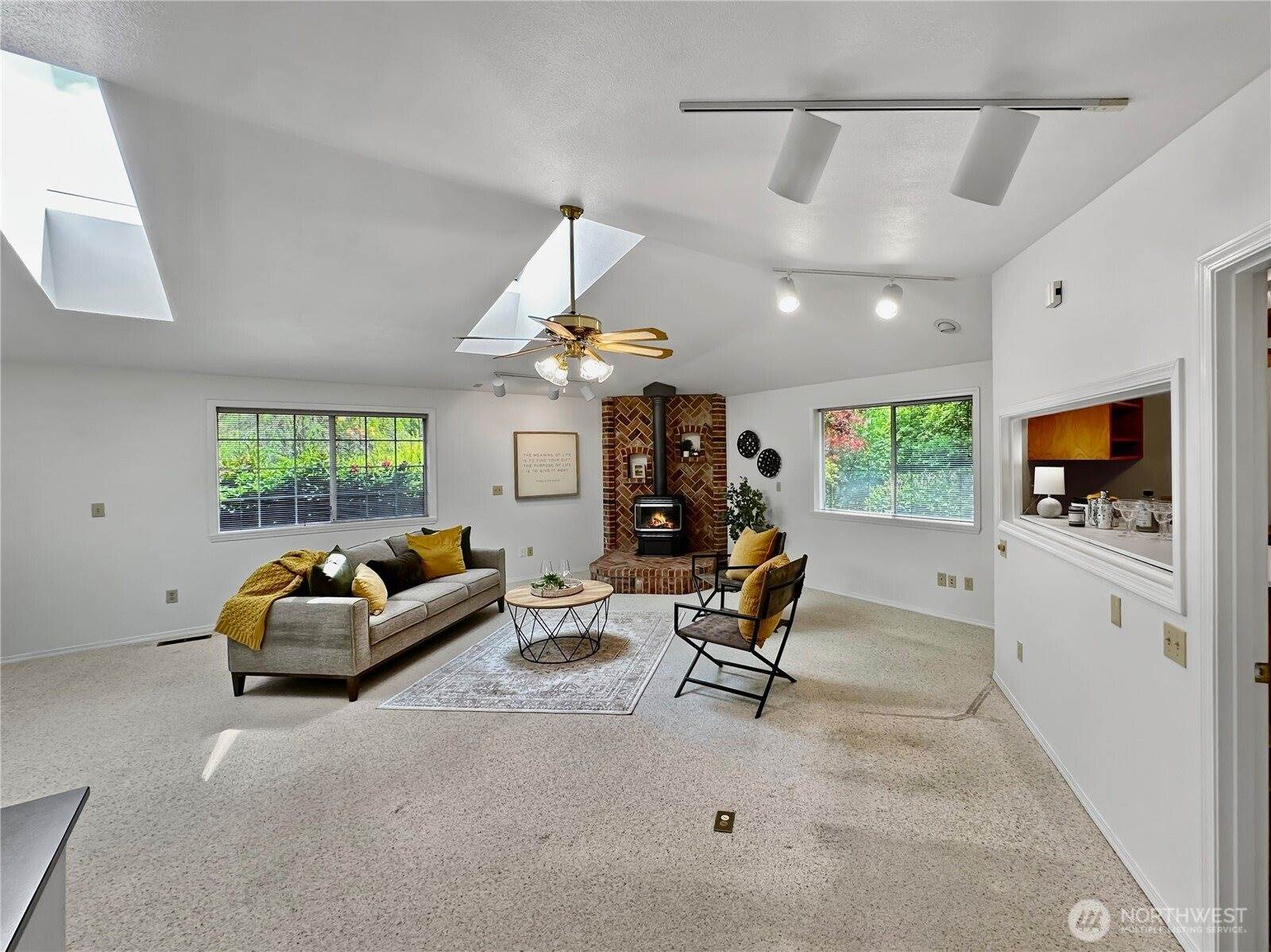 2402 36th Avenue NE, Olympia, WA 98506