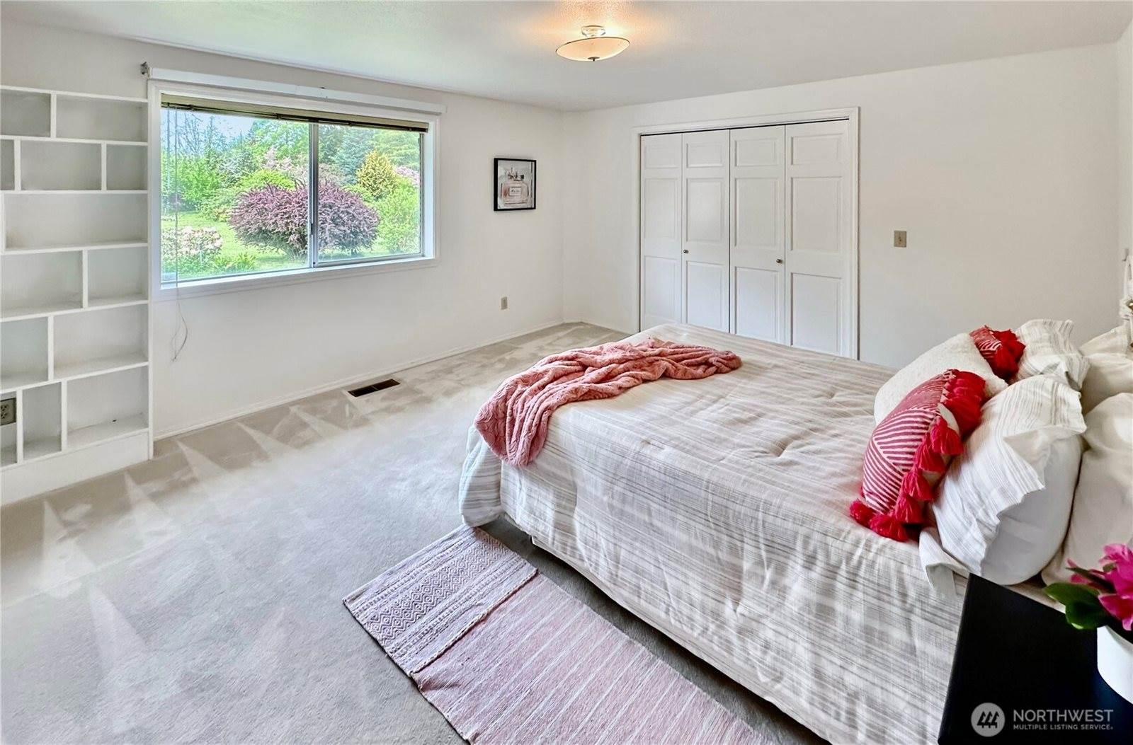 2402 36th Avenue NE, Olympia, WA 98506