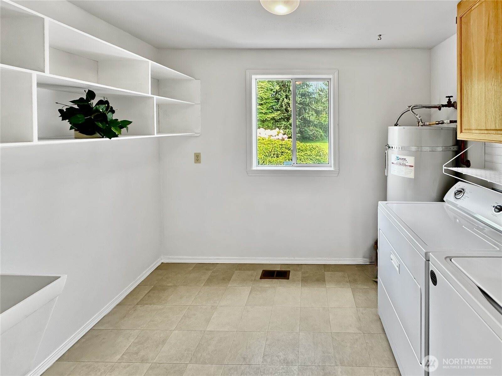 2402 36th Avenue NE, Olympia, WA 98506