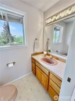 2402 36th Avenue NE, Olympia, WA 98506