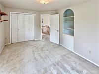2402 36th Avenue NE, Olympia, WA 98506