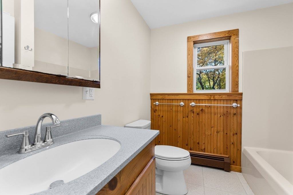 181 Pilgrim Rd, Haverhill, MA 01832