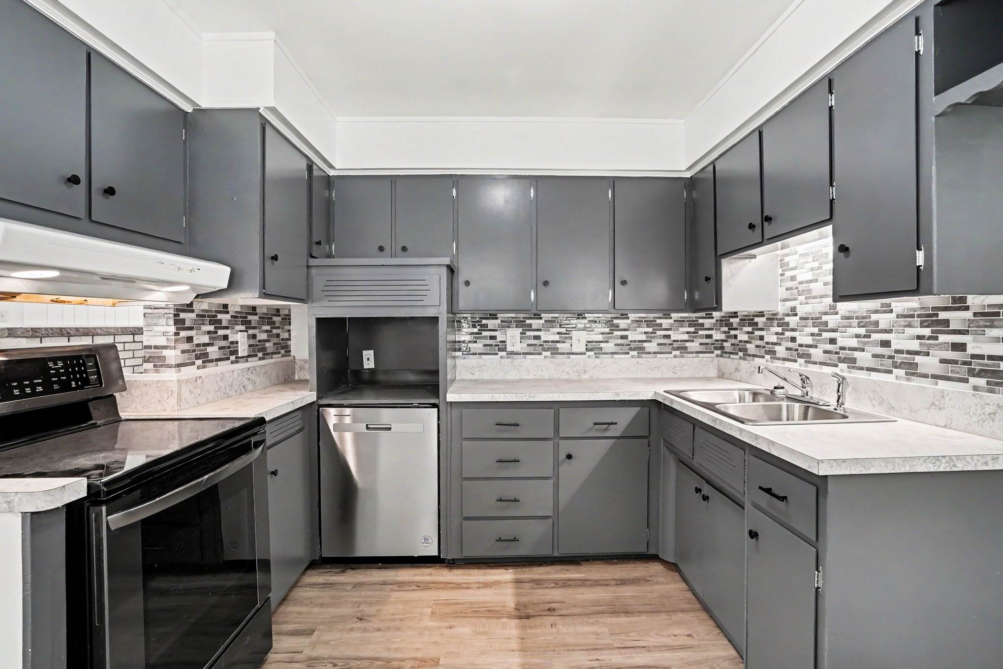2007 Chelan St., Flint, MI 48503