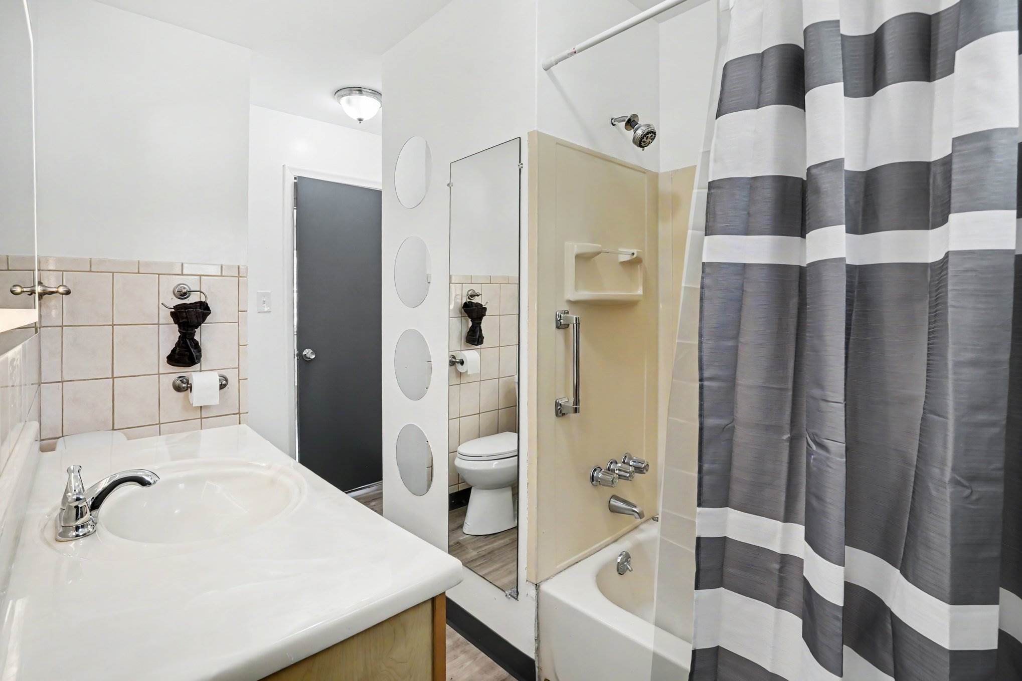 2007 Chelan St., Flint, MI 48503