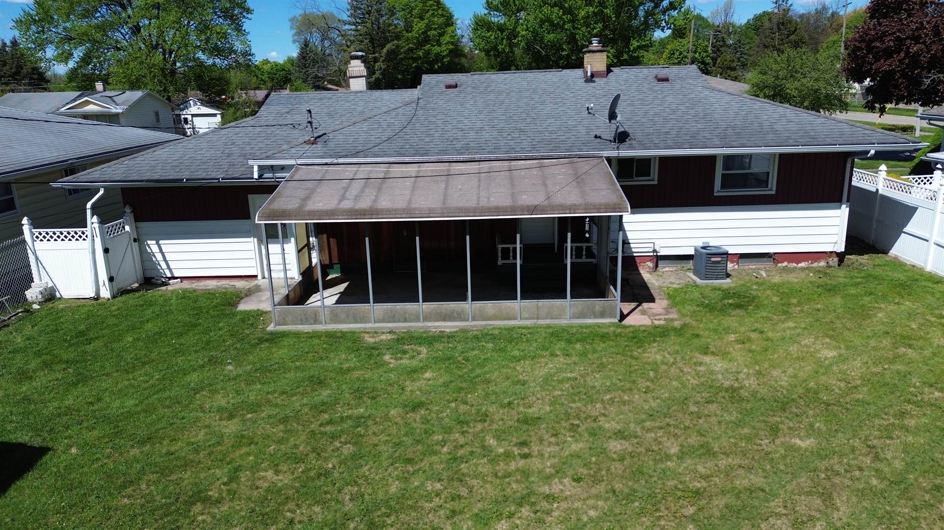 2007 Chelan St., Flint, MI 48503