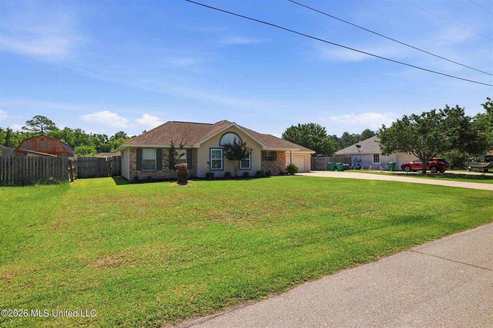 196 Kacey Lane, Waveland, MS 39576