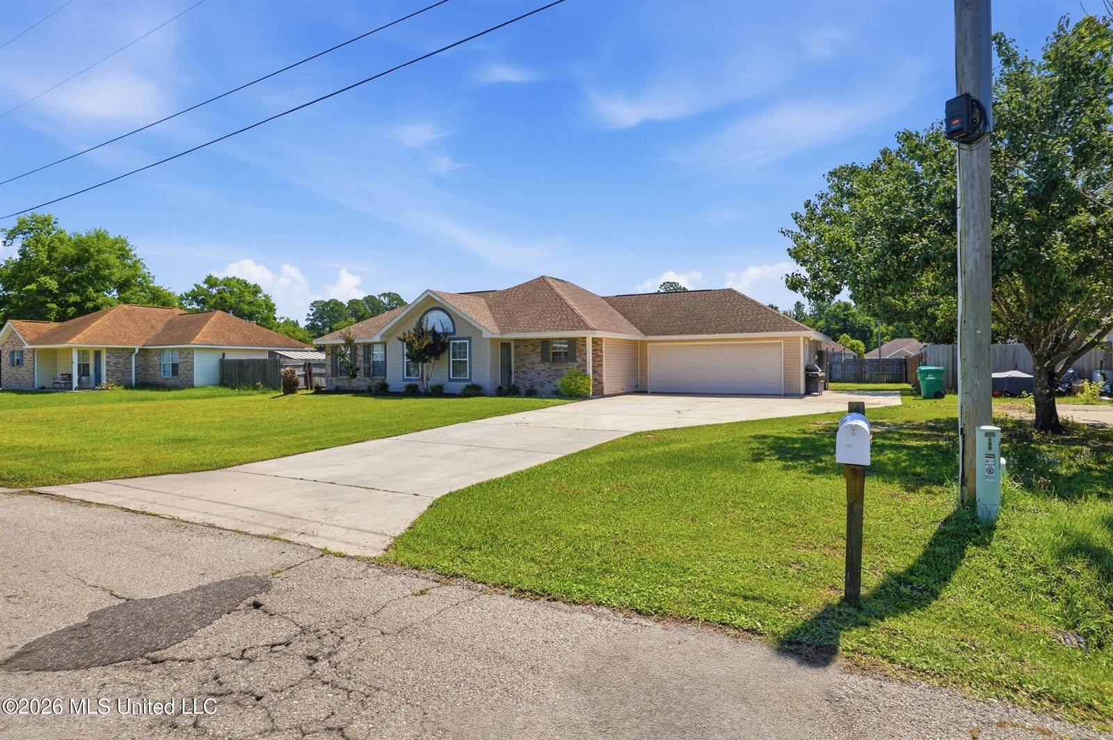 196 Kacey Lane, Waveland, MS 39576