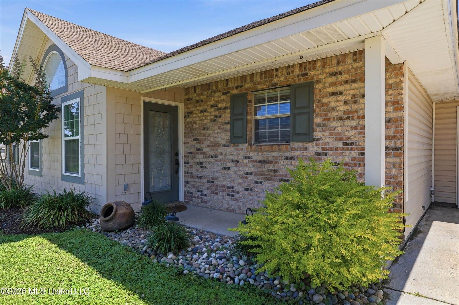 196 Kacey Lane, Waveland, MS 39576