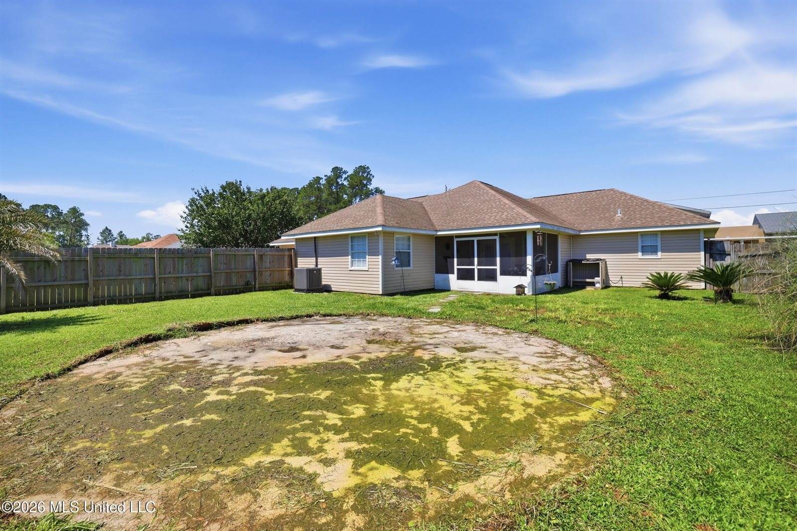 196 Kacey Lane, Waveland, MS 39576
