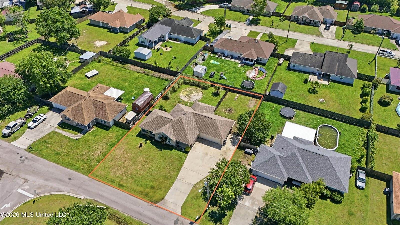 196 Kacey Lane, Waveland, MS 39576