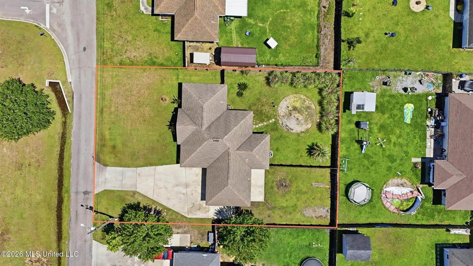 196 Kacey Lane, Waveland, MS 39576