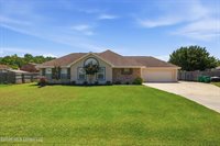 196 Kacey Lane, Waveland, MS 39576
