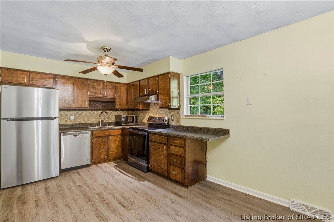 1620 Idlewood Drive, Clarksville, IN 47129