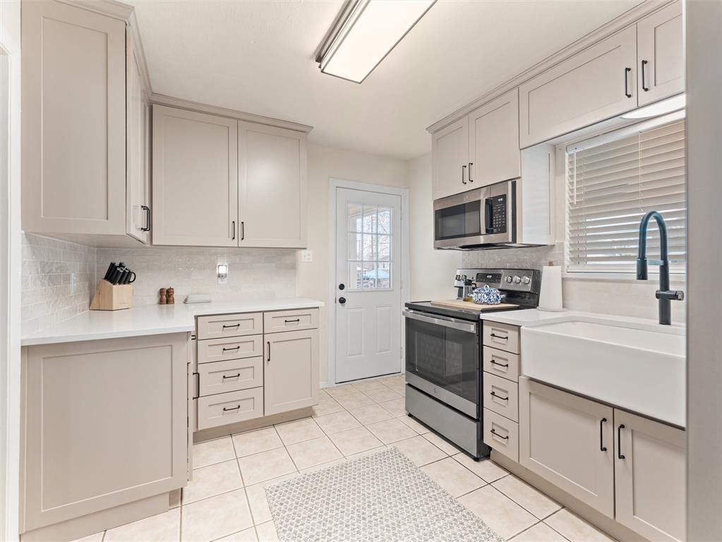 510 Overlook Drive, Midlothian, TX 76065