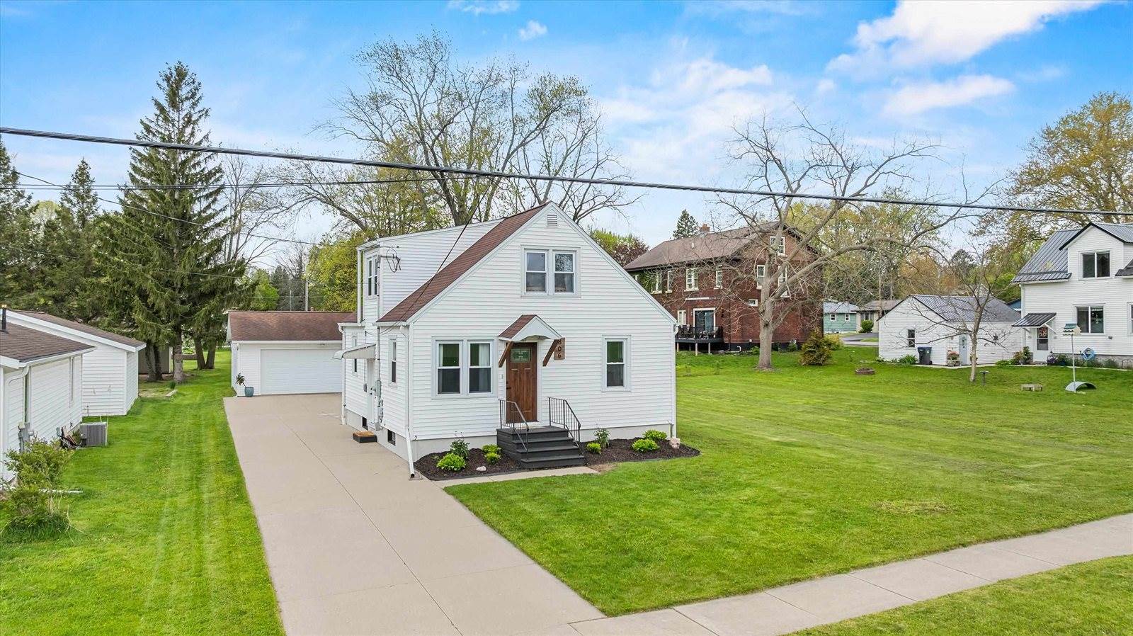 806 E Doege Street, Marshfield, WI 54449