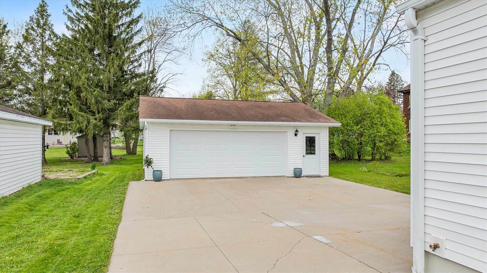 806 E Doege Street, Marshfield, WI 54449