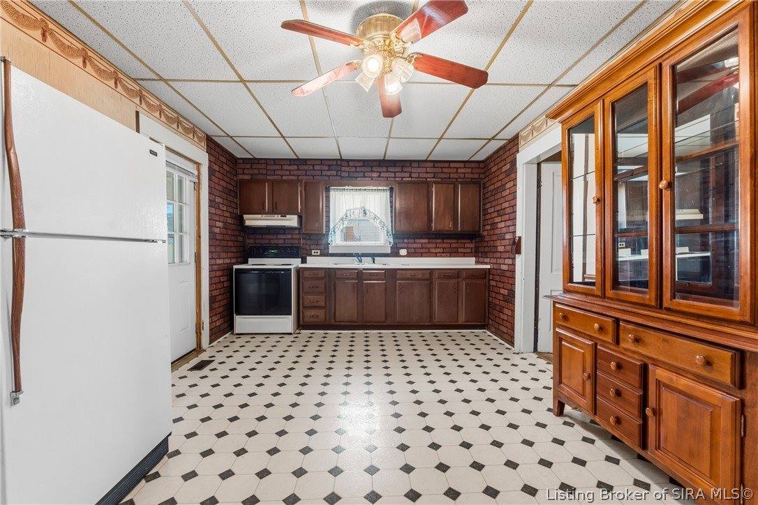 319 North New Albany Street, Sellersburg, IN 47172