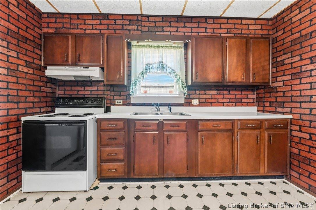 319 North New Albany Street, Sellersburg, IN 47172