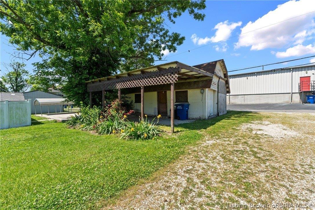 319 North New Albany Street, Sellersburg, IN 47172