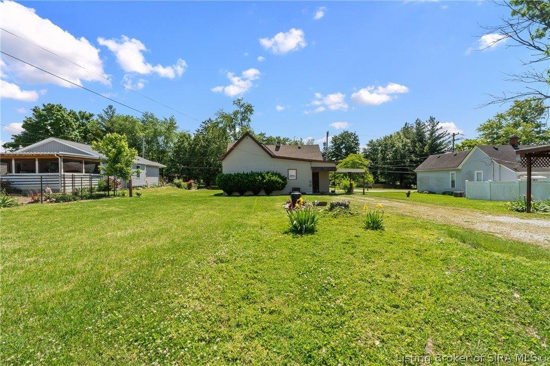 319 North New Albany Street, Sellersburg, IN 47172