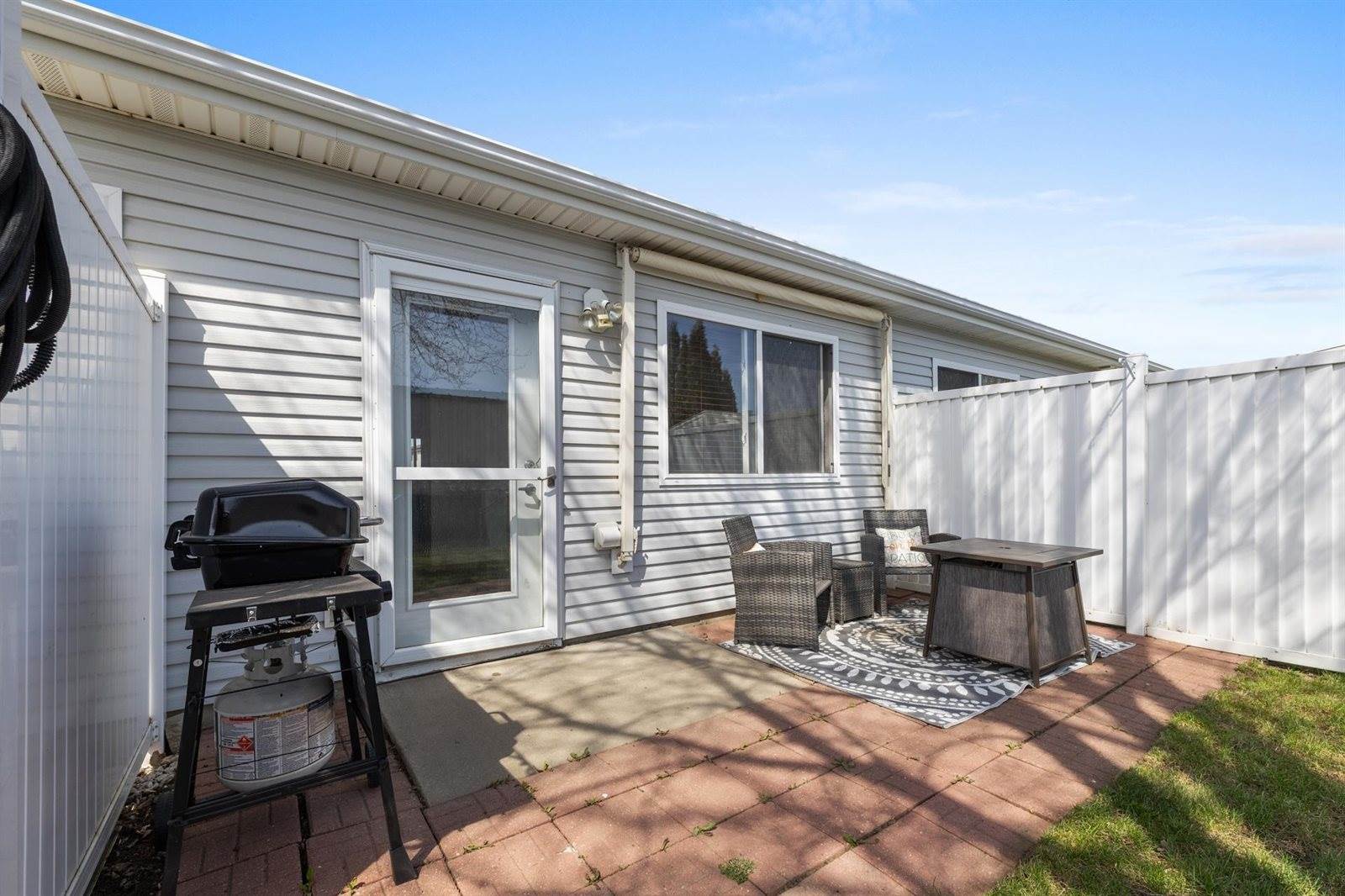 632 19th Ave SE, Minot, ND 58701